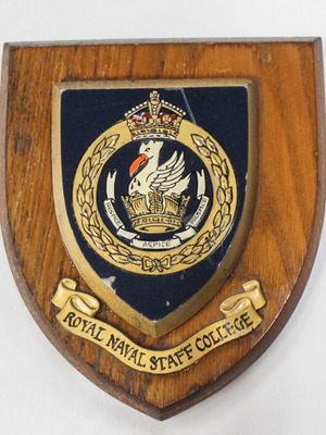 Αγγλική πλάκα σε ξύλινη βάση Royal Navy Staff College