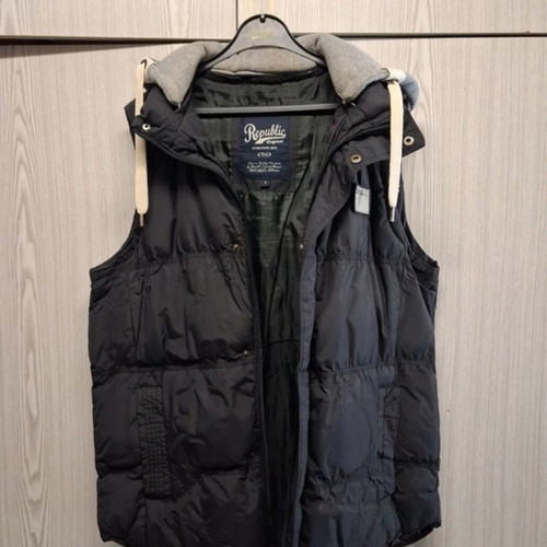 Republic puffer vest used, black, size L