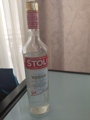 Stoli Vodka Stolichnaya 700ml σαν καινούργιο, 38% αλκοόλ