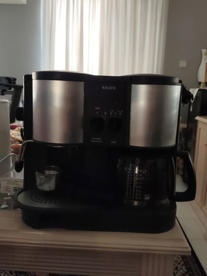 Espresso and French coffee maker used with minor base damage, fully functional