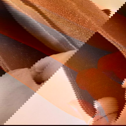 Καφέ δερμάτινη τσάντα ταχυδρόμου