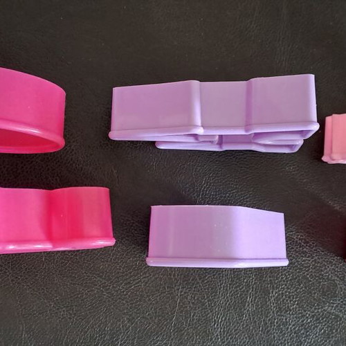 Plastic Cookie Cutters Set of 6 Like New, Girls' Designs