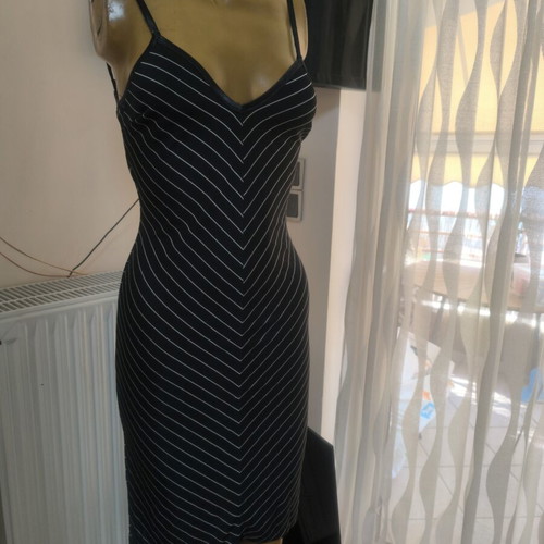 Fitted striped dress with open back, like new, black and white