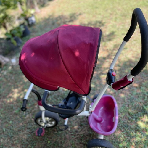 Children's tricycle with rotating seat, parent handle and sunshade, new