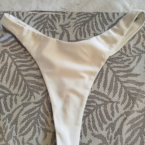 Brazilian monokini Calzedonia white size S like new with back ruching