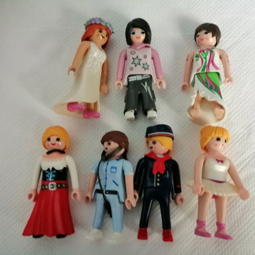 Playmobil Girls Series 9 pack like new, missing parts