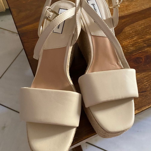 Stradivarius platform shoes new, size 40, beige