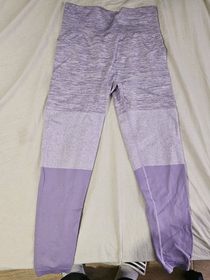 Gym leggings like new, size L, purple
