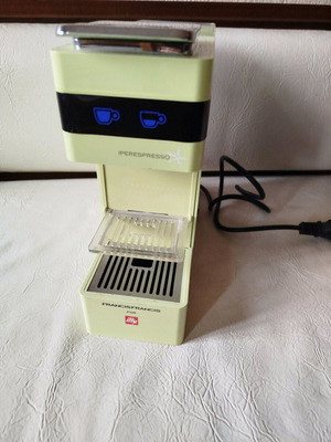 Illy coffee maker like new