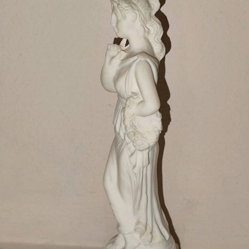 Female statue Greek-Roman style like new
