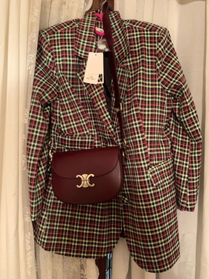New long jacket with tag