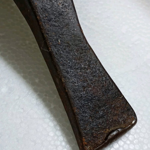 Forged shoe hammer used without handle