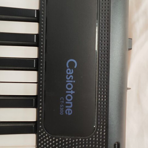 Casio CT-S300 Keyboard with 61 Dynamic Keys Black new