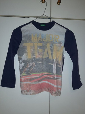 Benetton shirt for 6 years old like new