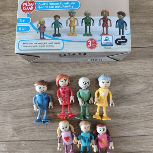 Playtive wooden family figures set of 6
