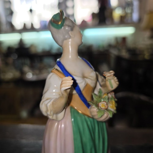 Augarten Wien Austria porcelain figurine 23 cm handpainted used