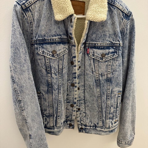 Levi's Original Sherpa Trucker Jacket denim jacket like new with sherpa lining