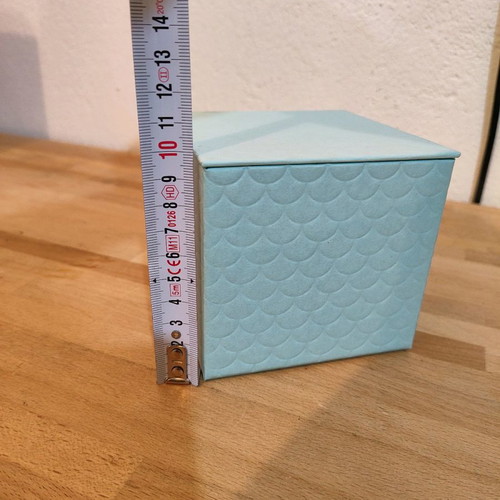 Paper box used