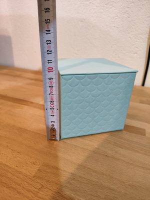 Paper box used