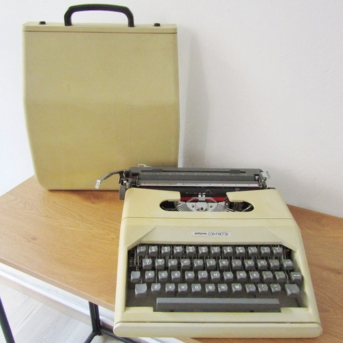 Antares Compact 33 typewriter used, 1960s, Greek keyboard