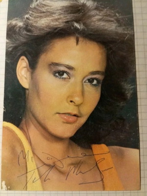 Teta Ntouzou autograph used