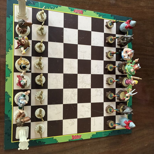 Asterix and Obelix collectible chess set Plastoy 2009