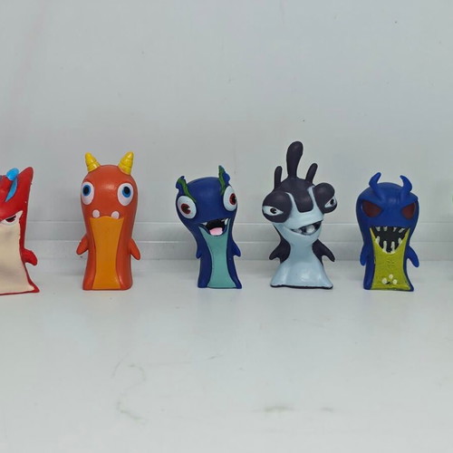 Slugterra figures set like new, collection of 24 pieces