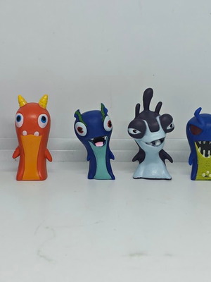 Slugterra figures set like new, collection of 24 pieces