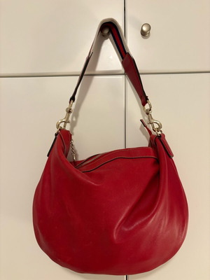 Gucci shoulder bag red like new