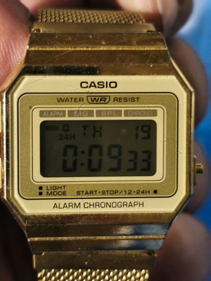 Casio Vintage A700WE digital watch used, gold slim series