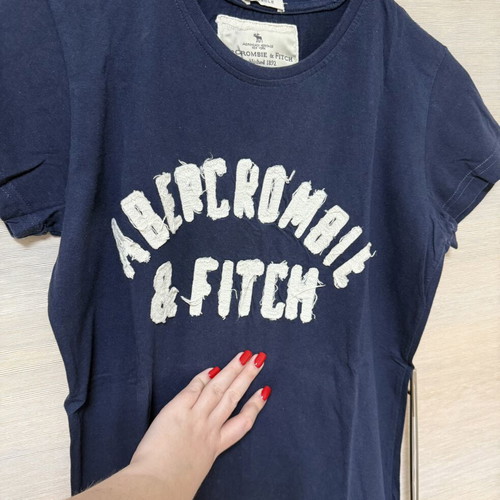 Abercrombie & Fitch navy blue cotton t-shirt Small, brand new