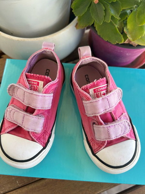 All star Converse αθλητικά μεταχειρισμένα νούμερο 22 ροζ και μωβ