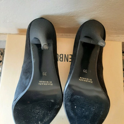 Step Shoes black suede pointed pumps like new