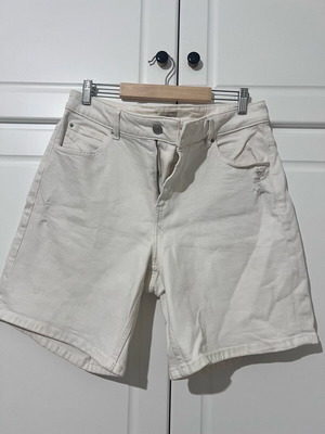 White women's denim bermuda shorts like new, size XL