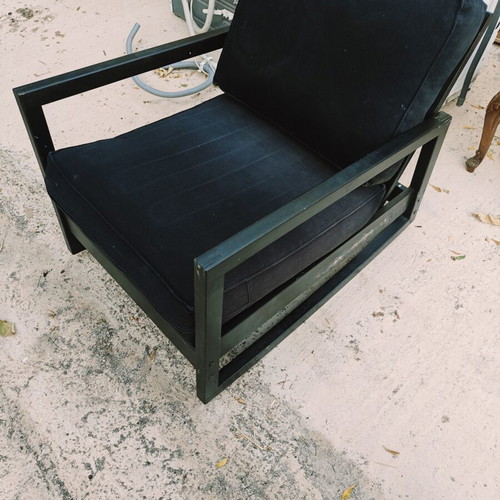 Black armchair in very good condition