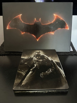Batman Arkham Knight steelbook with 80-page artbook