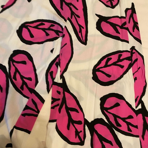 Printed pants like new, pink with elastic waist