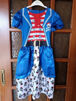 Pirate costume for girl 8 years like new