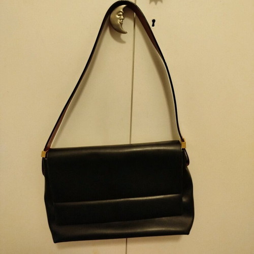 Leather shoulder bag used, black classic with zipper pocket