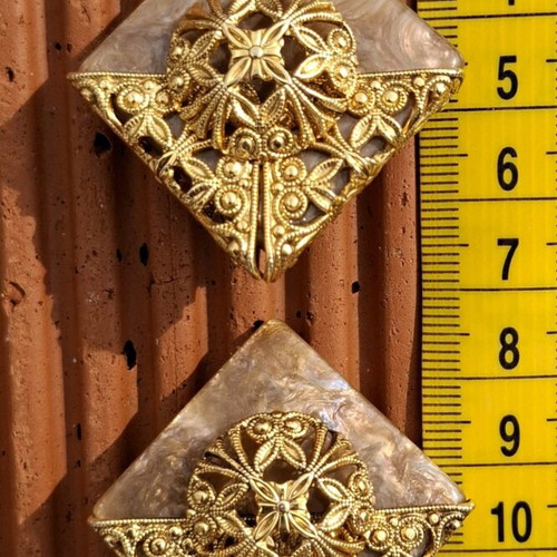 Vintage clip-on earrings like new, filigree technique