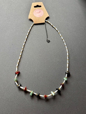 Handmade necklace with beads and steel extension new, white
