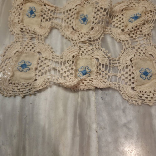 Handmade doilies like new with design