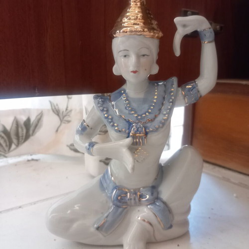 Figurine vintage decorative used