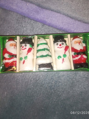 Vintage Christmas candles like new, sealed packaging