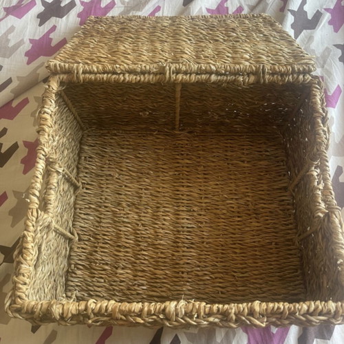 Wicker baskets set of 2, like new