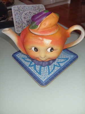 Vintage ceramic miniature teapot figure with lid