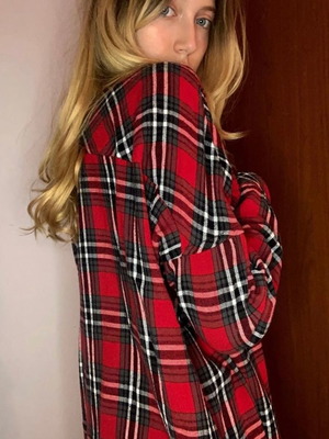 Карирана риза Stradivarius като нова, размер M, червена