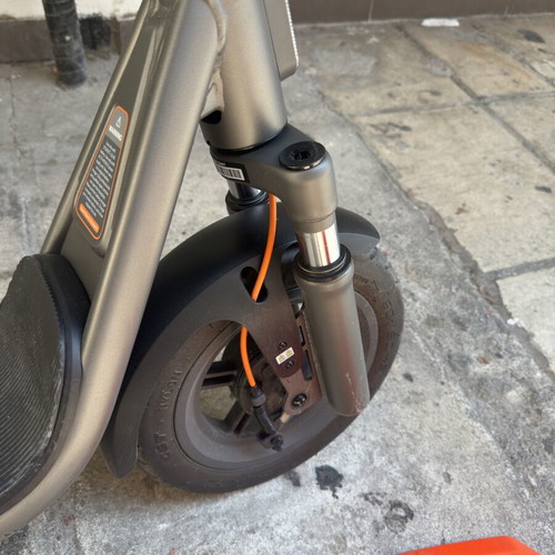 Xiaomi Scooter 6 like new with lock and charger