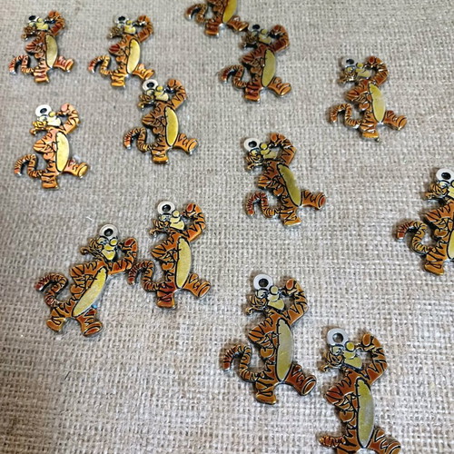 Baptism favors new, pack of 164 metal tiger charms 6 cm