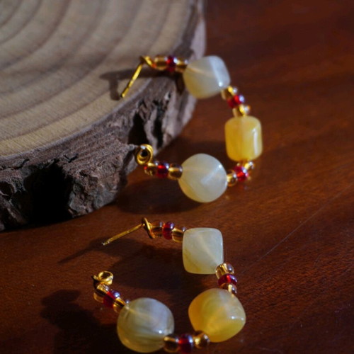 Handmade earrings with beads new, red and gold